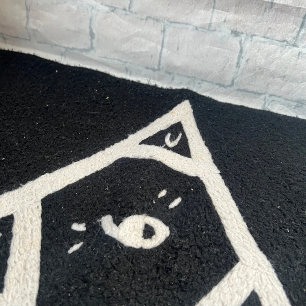 Unif Rug - Picture 4 of 7